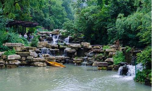 贵阳旅游攻略必玩的景点_贵州贵阳旅游攻略看完少花一半的钱而且玩的很爽