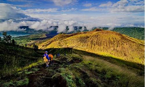 巴厘岛火山_巴厘岛火山爆发,被困中国游客被接回